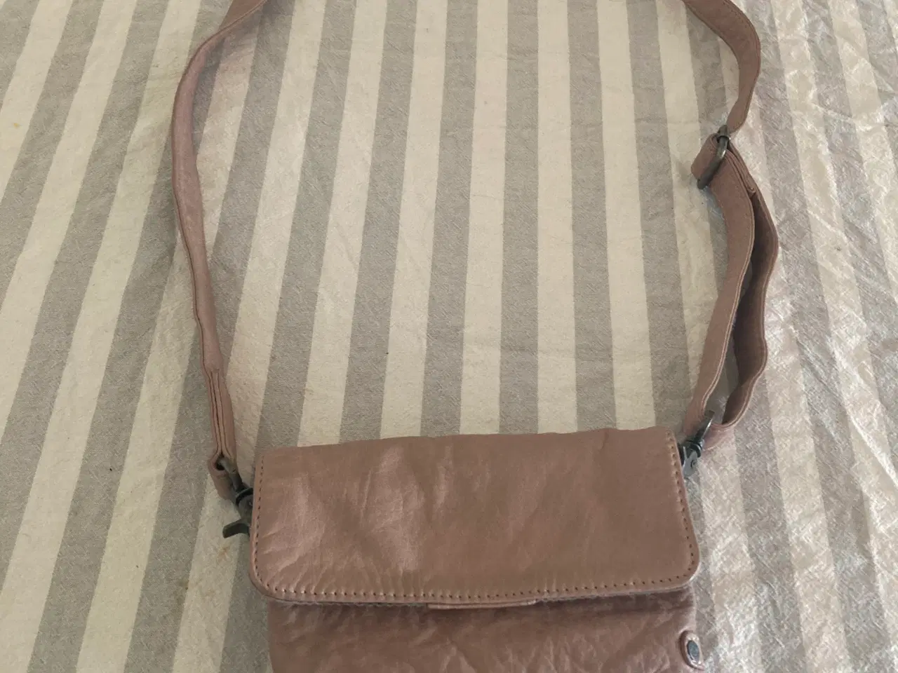 Billede 4 - Depeche læder crossbody taske – rosa
