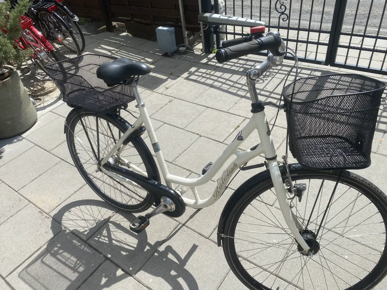 Billede 9 - Købt til 5399 kr lækker model 