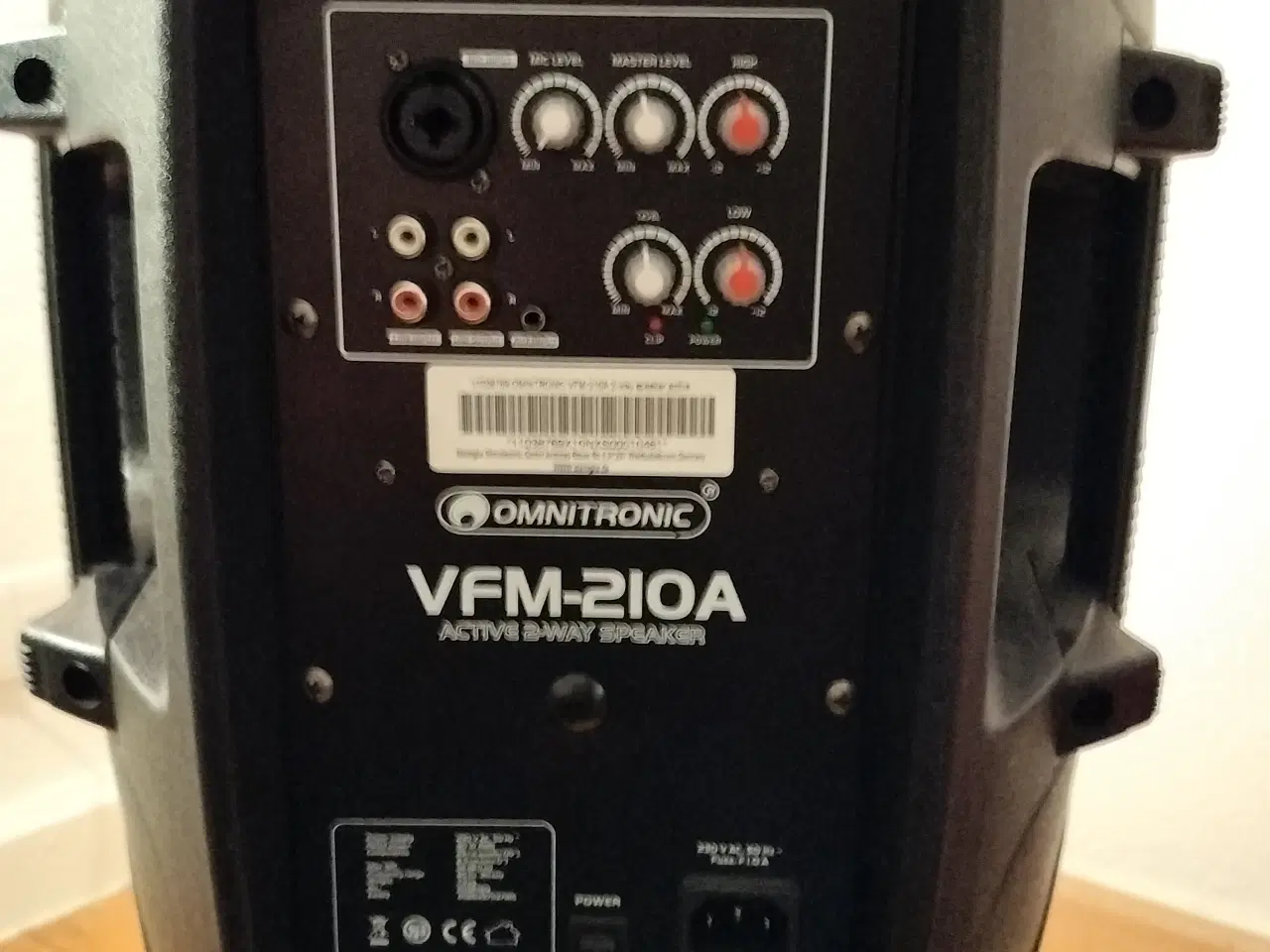 Billede 17 - DJ mixer og bord og højtaler med stativ m.m