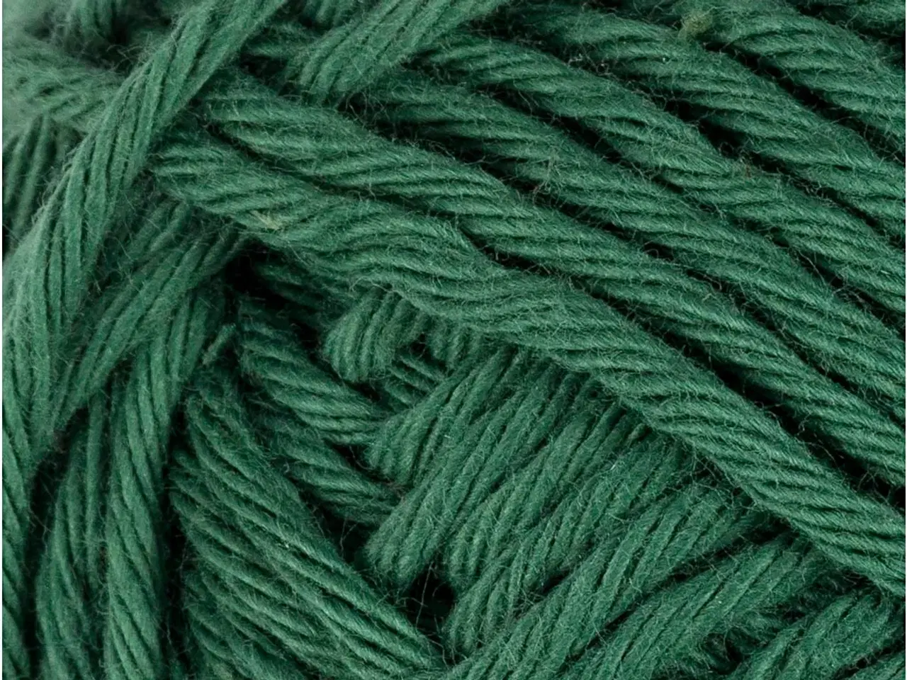 Billede 1 - Bomuldsgarn, 8/8, L: 80-85 M, mørk grøn, 50g/ 1 ngl.