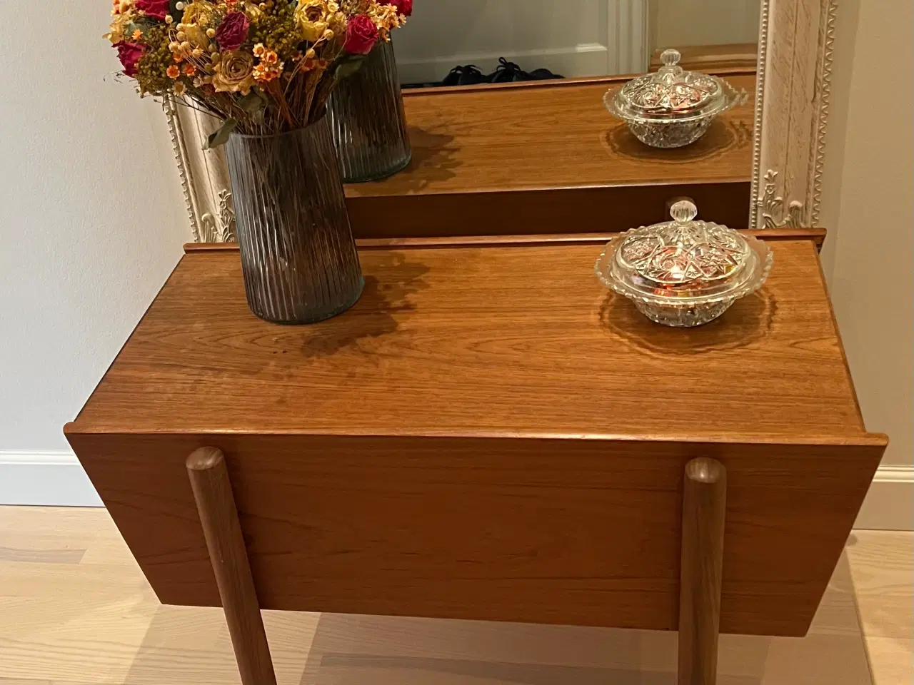 Billede 1 - Teak entrémøbel