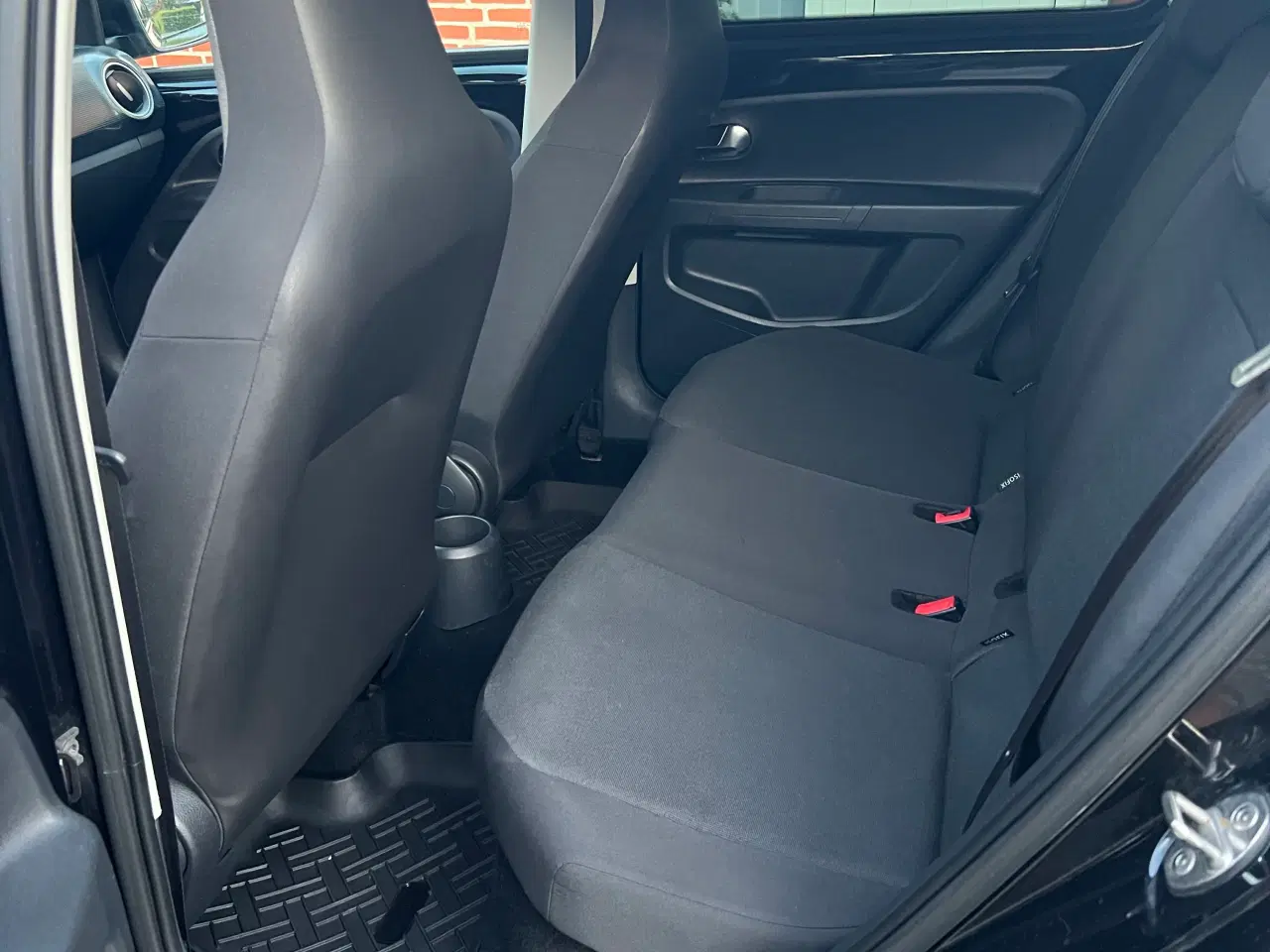 Billede 9 - Velholdt Vw Up