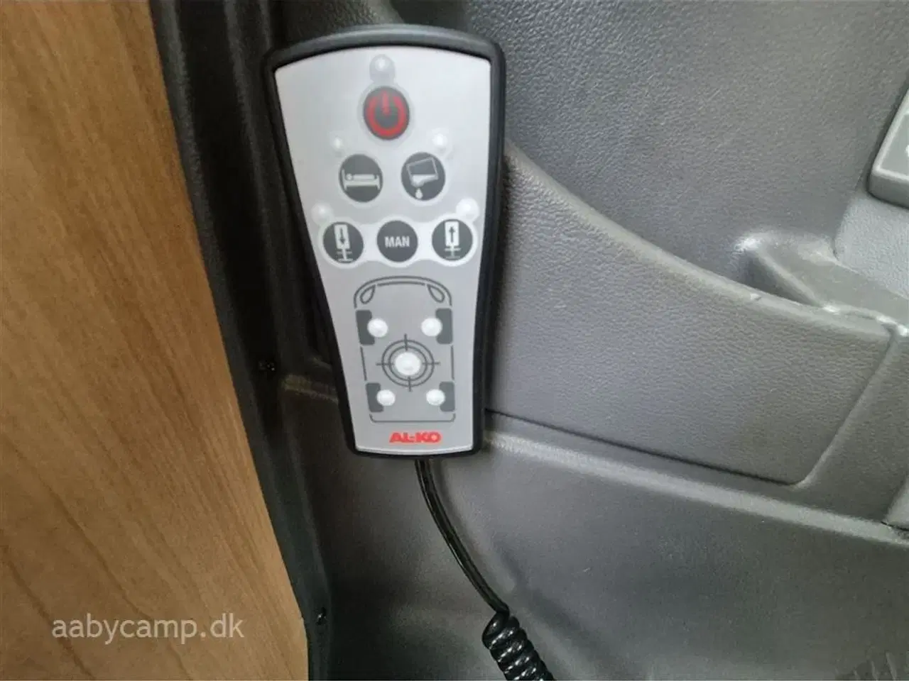 Billede 23 - 2009 - Bavaria   solceller. batteri. markise. Alde centralvarme. Anhængertræk. A/C. Queensbed. Partikelfilter. hydrauliske støtteben.   SÆLGES KUN TIL CVR !!!