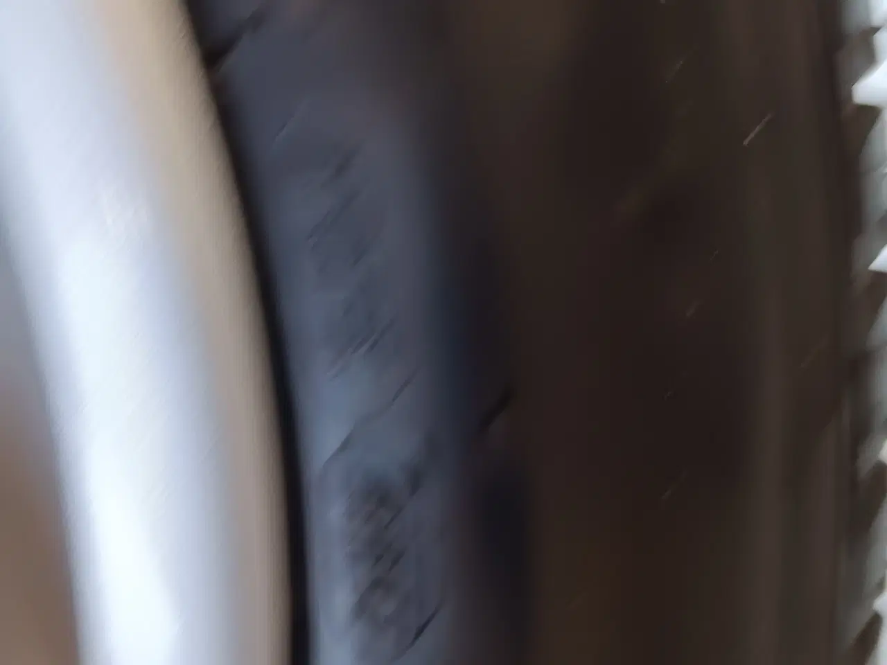 Billede 10 - Ford Kuga Hybrid 17" alufælge med sommerdæk