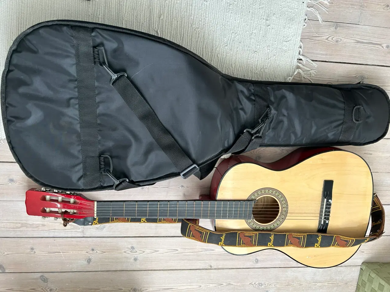 Billede 1 - gitar med gitar taske