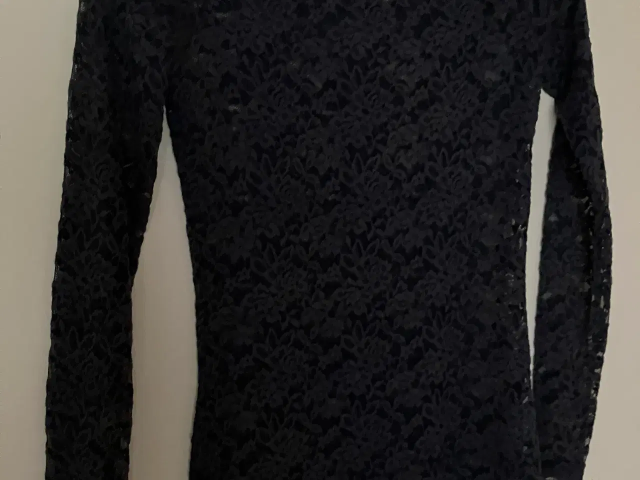 Billede 2 - Bluse fra Rosemunde i blonde 50% bomuld, 44% polya