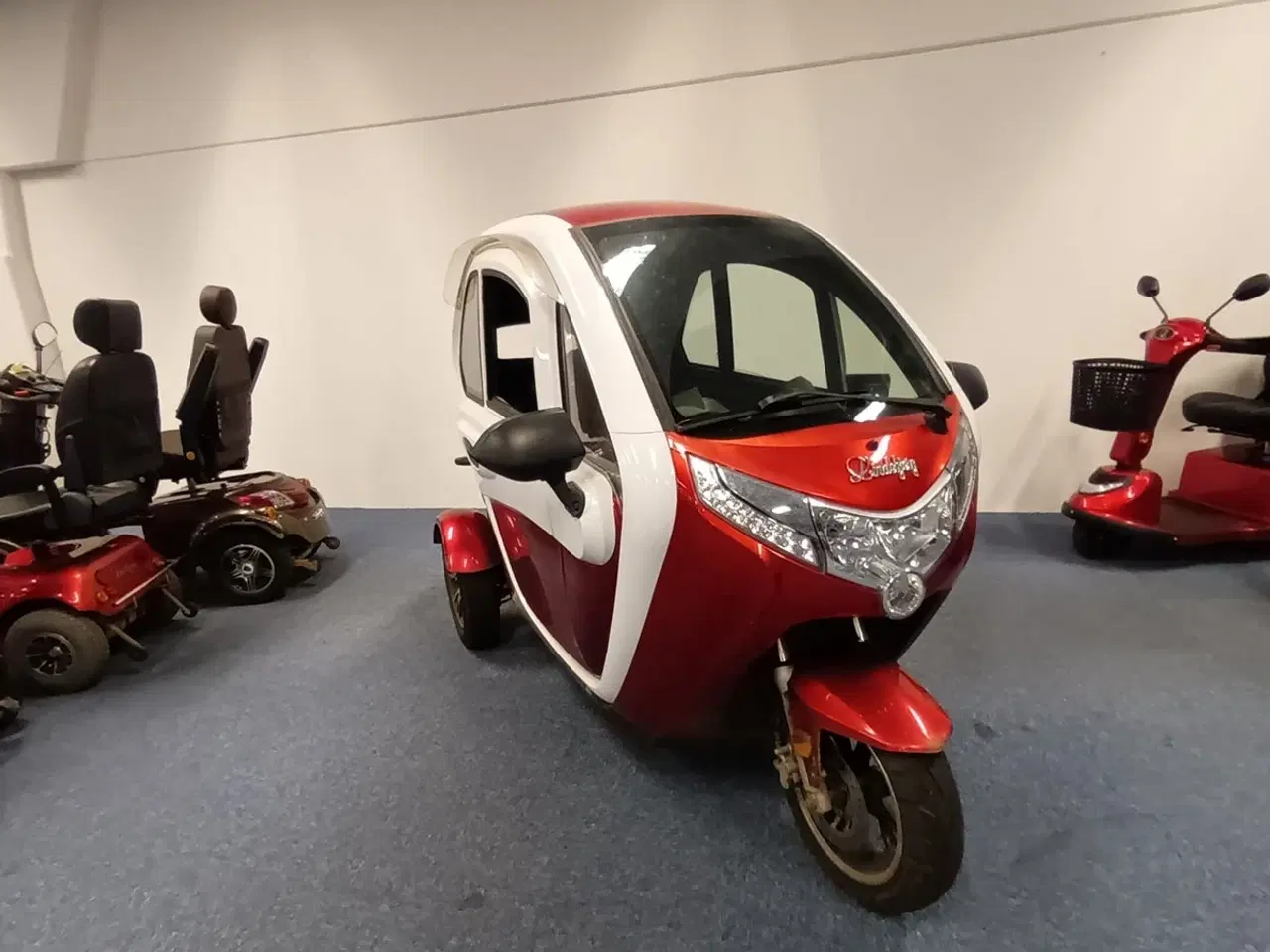 Billede 1 - Urban rød/hvid