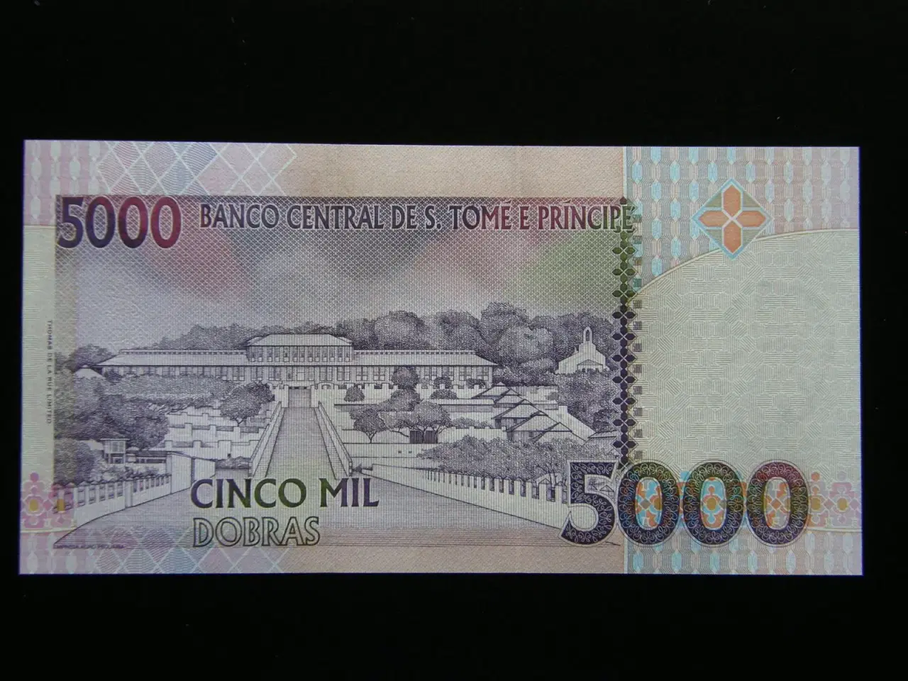 Billede 2 - St.Thomas & Prince 5000 Dobras 2004 Unc.