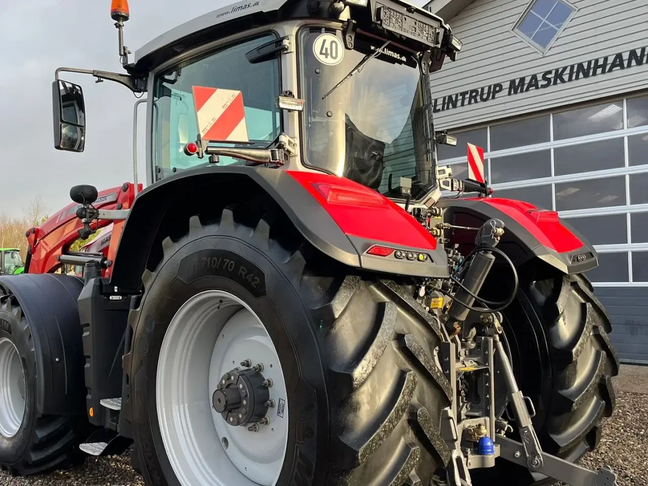 Billede 23 - Massey Ferguson 8S.245 Med stor frontlæsser. Dyna 7 Efficient. Kan leveres med GPS anlæg på.