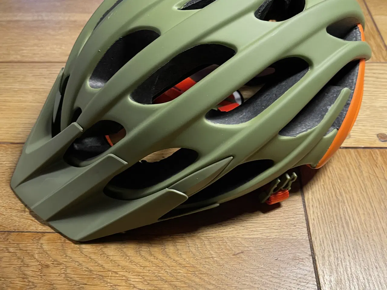 Billede 1 - Cykelhjelm model Lazer