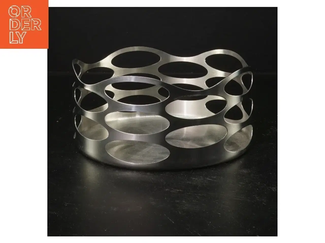 Billede 1 - Rund dekorativ skål i metal (str. Ø 18,5 cm)