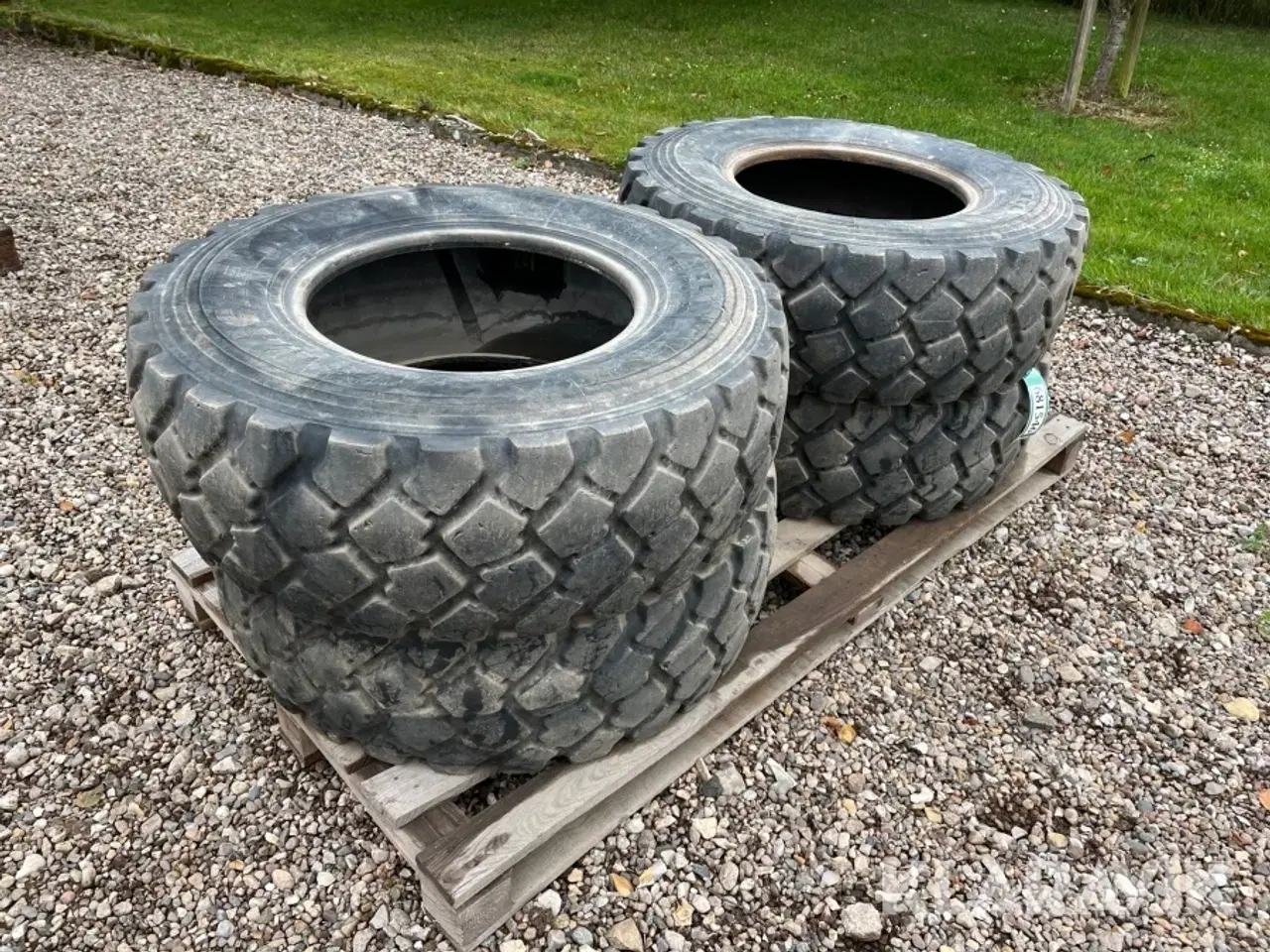 Billede 1 - Dæk 335/80 R 20 MICHELIN