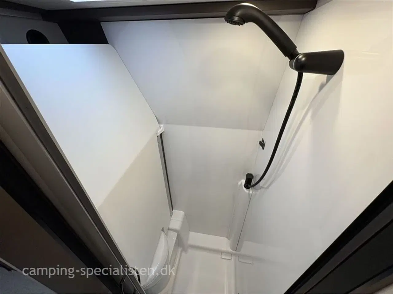 Billede 15 - 2026 - Bürstner B66 C 600 m. automatgear   NYHED! Bürstner B66 C 600 2026 - kampagnemodel med automatgear - Kan ses nu hos Camping-Specialisten.dk