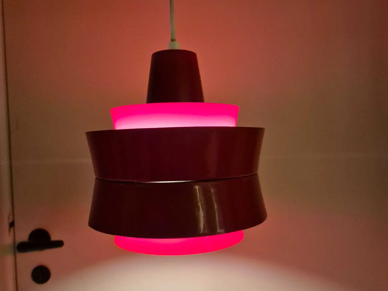 Billede 3 - Knaldrød klassisk retrolampe 