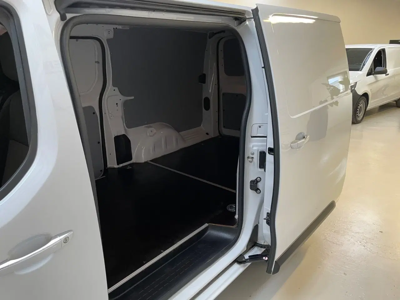 Billede 12 - Opel Vivaro 2,0 D 145 Enjoy L3V2 aut.