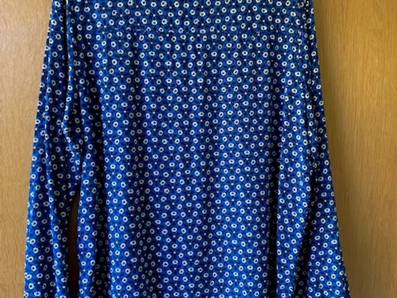 Billede 3 - Therese skjorte str. L 100 % viscose - fejlkøb