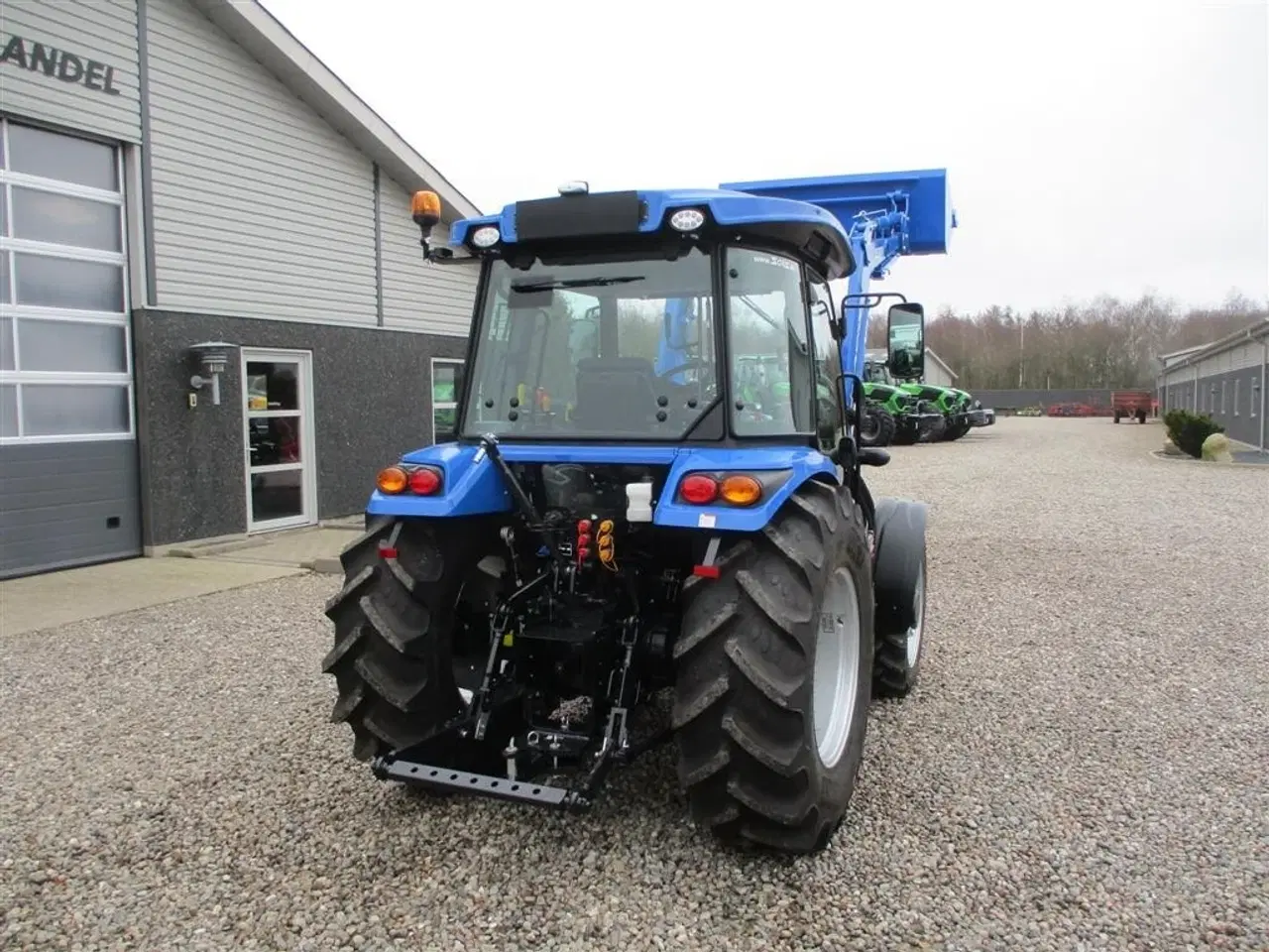 Billede 6 - Solis 60 Fabriksny traktor med 2 års garanti, lukket kabine med klima anlæg, og fuldhydraulisk frontlæsser