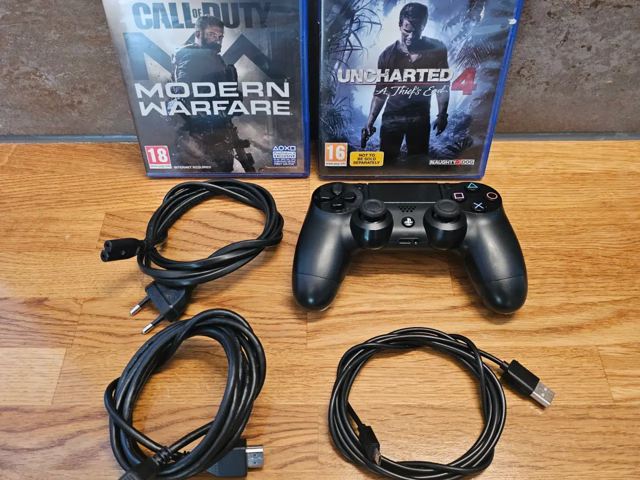 Billede 2 - PlayStation 4 500GB + COD MW og Uncharted 4