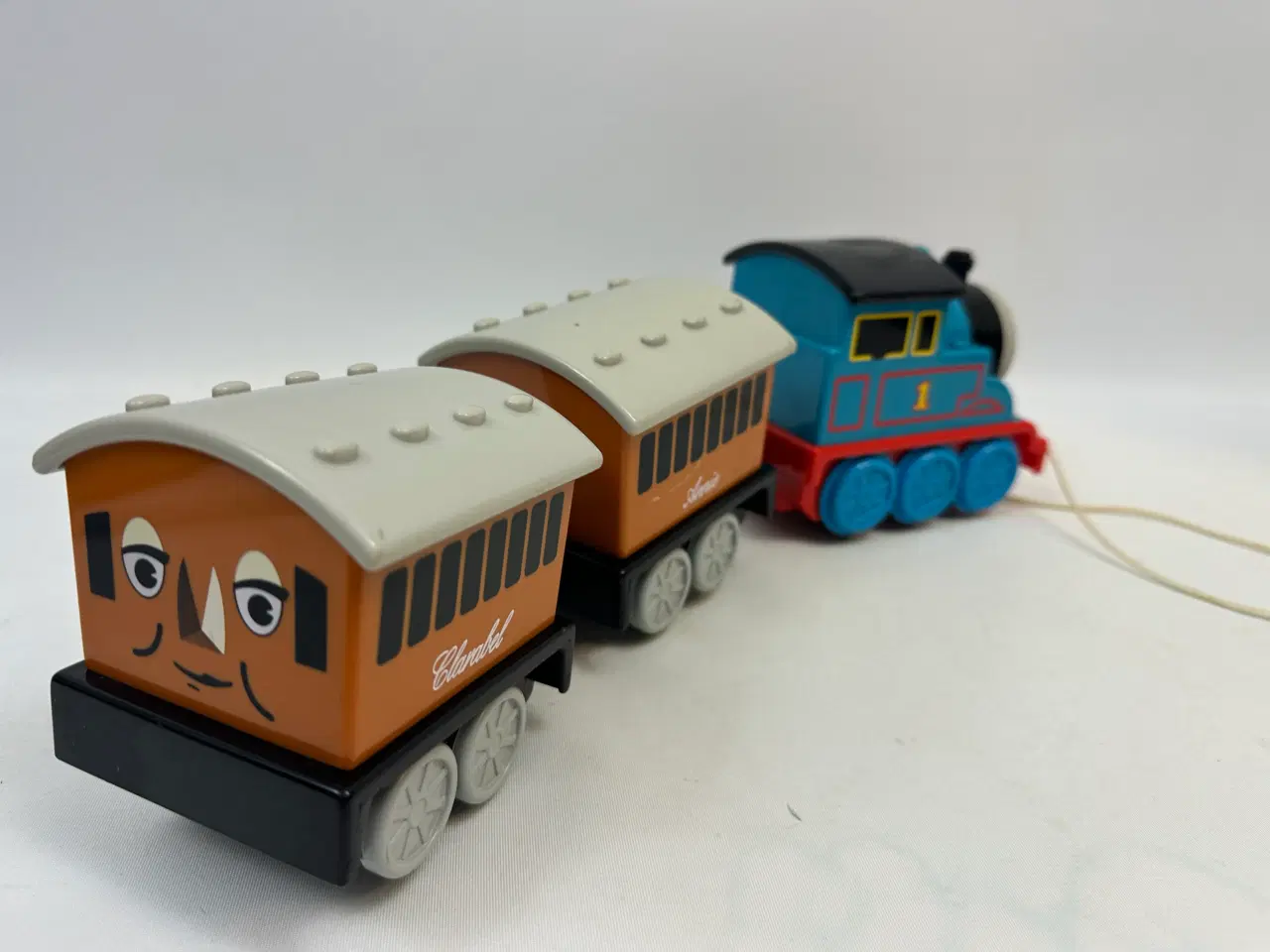 Billede 9 - Thomas Tog + tilhørende vogne