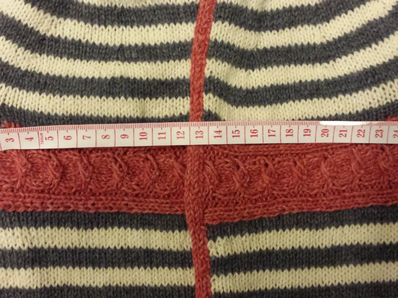 Billede 6 - håndlavede baby cardigan sweater, str. 80