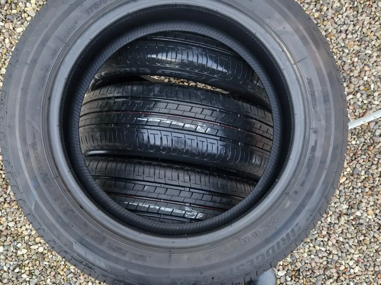 Billede 2 - 16" Sommerdæk Bridgestone 175/60R16 82H
