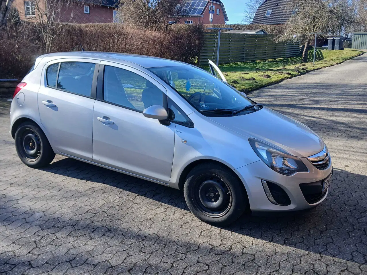 Billede 4 - Lille økonomisk bil