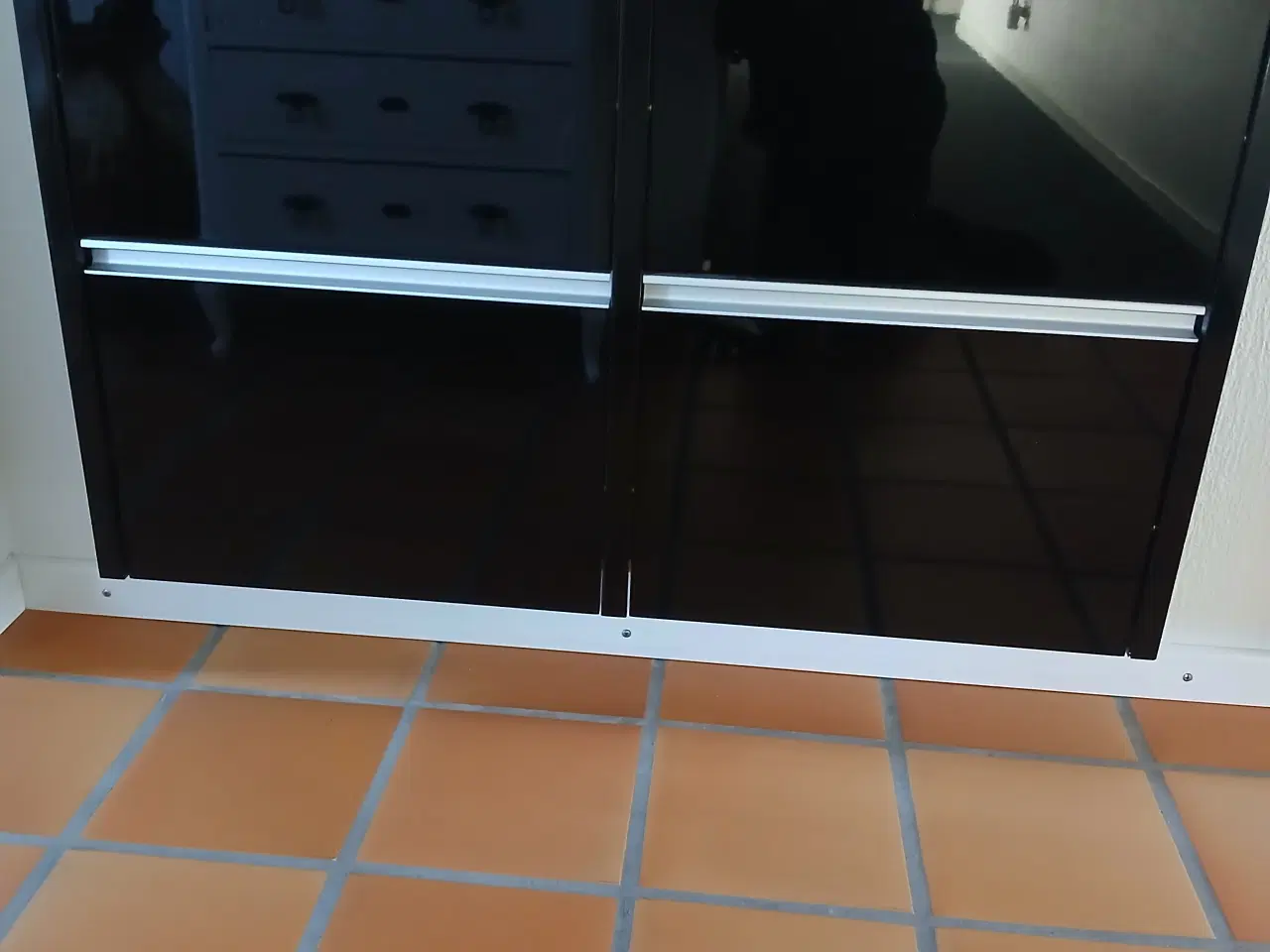 Billede 1 - pænt skoskab