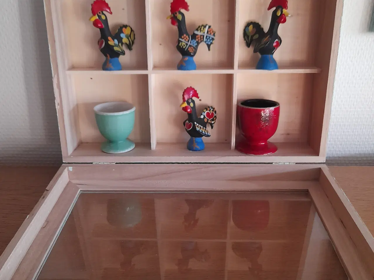 Billede 7 - Farverige Portugalhaner 4 stk +2 æggebægre