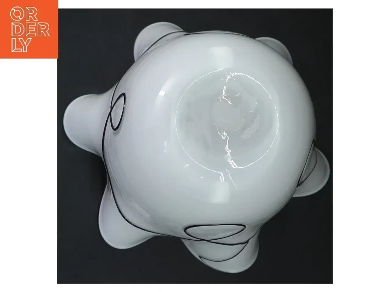 Billede 2 - Elegant hvid vase (str. 18x18 cm)