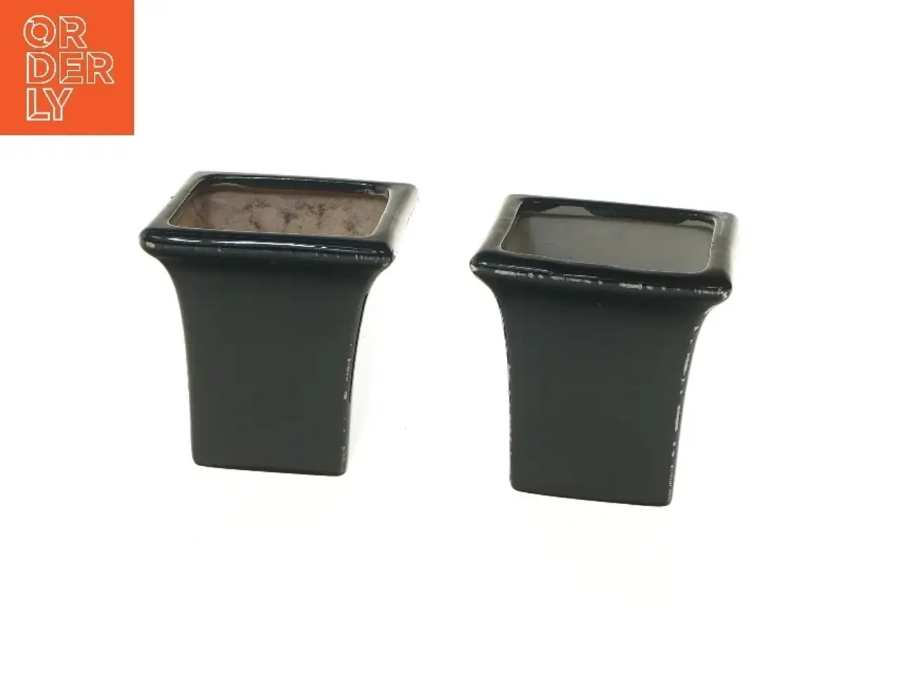 Billede 1 - Kvadratiske vasepotter, sort (str. 2 stk 11,5x10,5 cm)