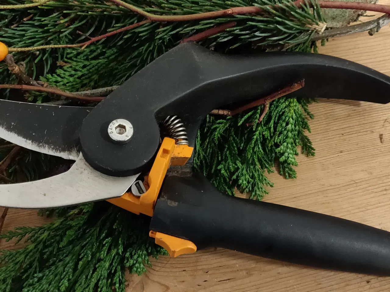 Billede 2 - Fiskars beskæresaks