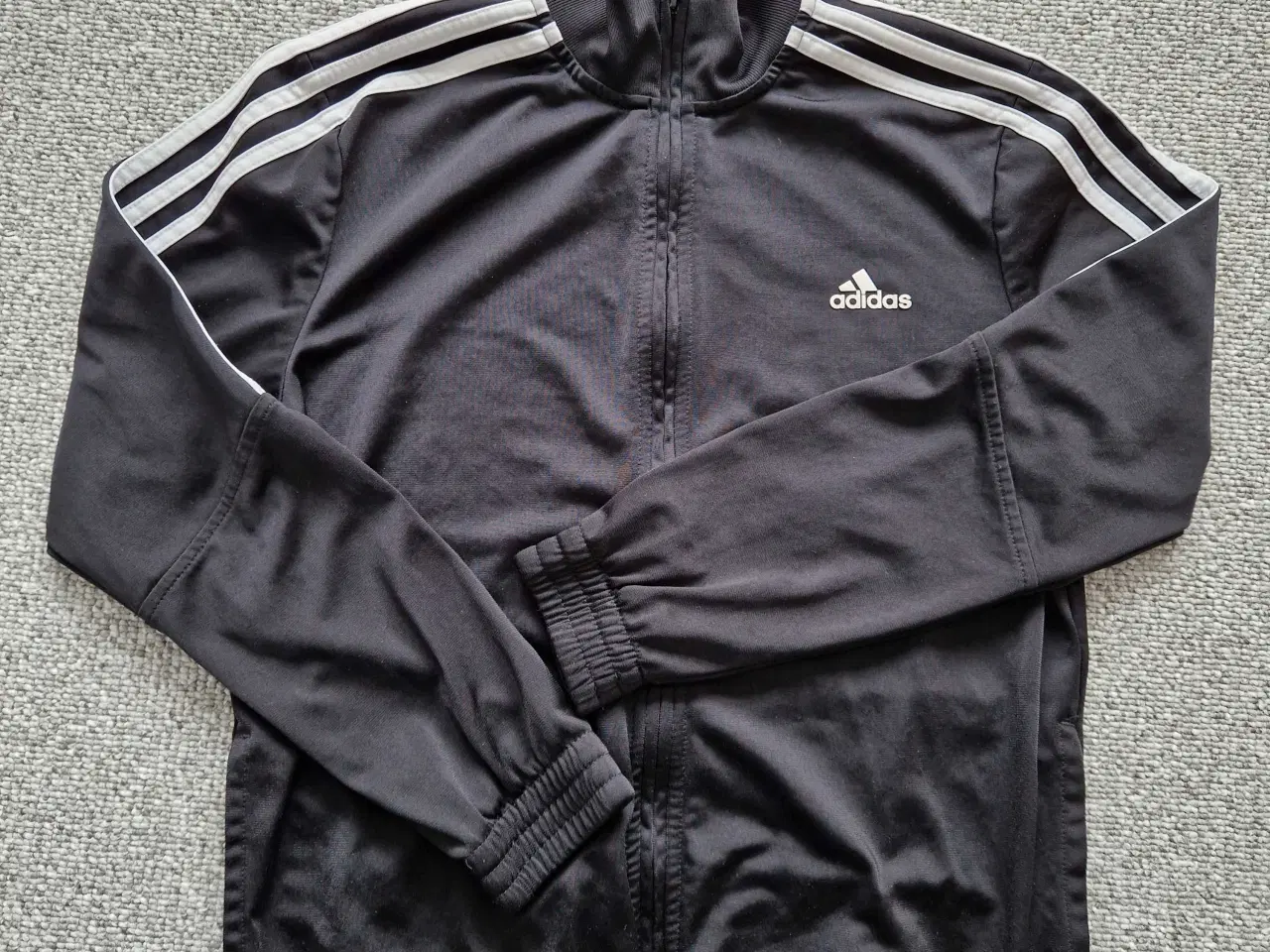 Billede 1 - Adidas trøje str 164