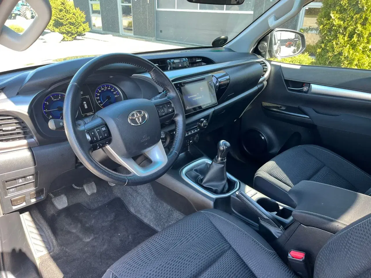 Billede 9 - Toyota Hilux 4WD Pick-up med træk til 3200 kg. Meget velholdt