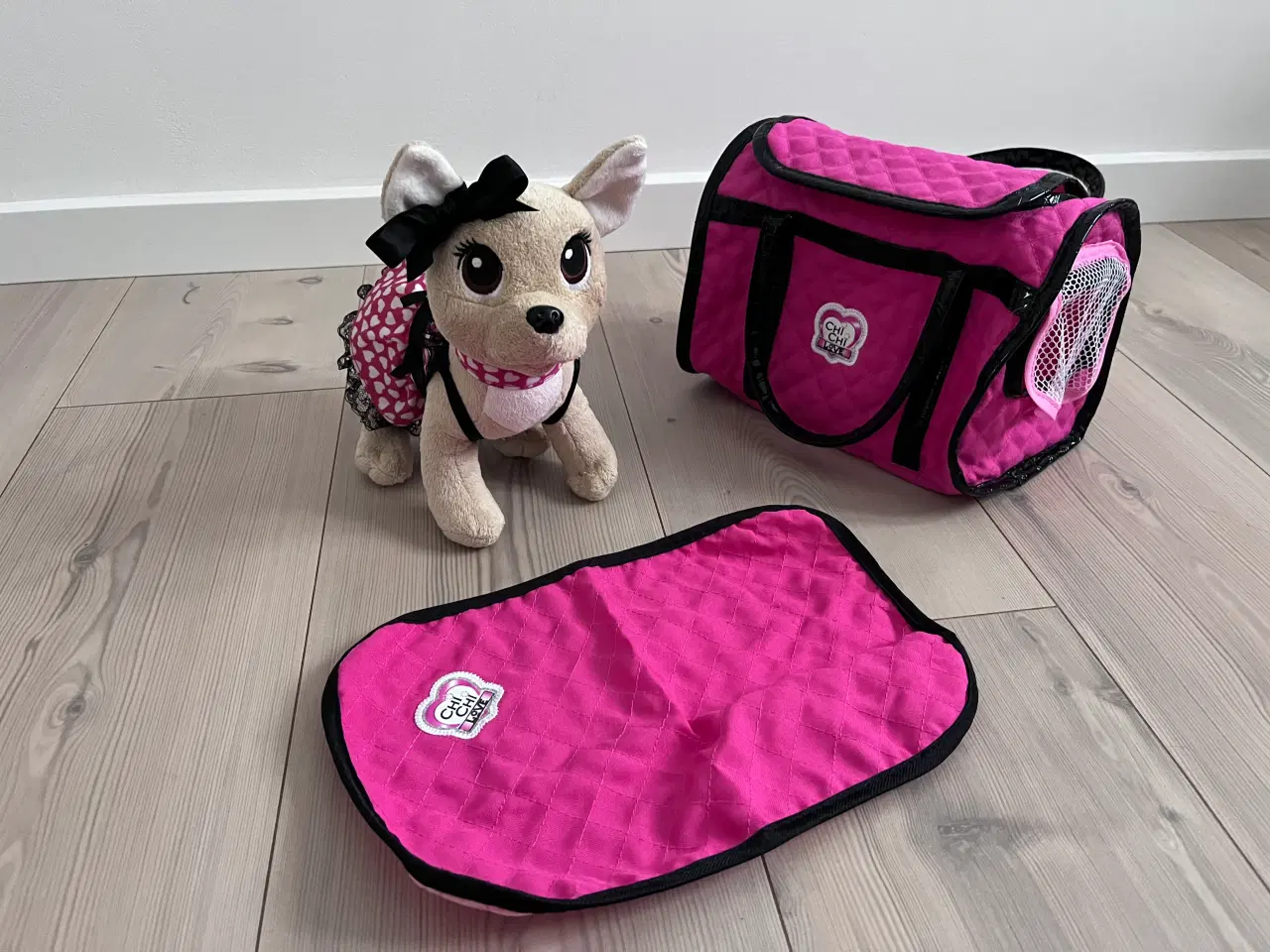 Billede 8 - Hund, Bamse + taske, + tilbehør Chichi Love Simba