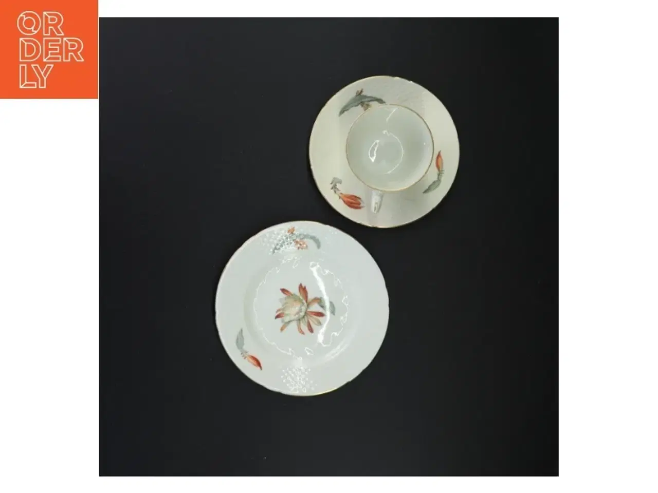 Billede 2 - Porcelænskaffesæt med blomsterdekor fra Bing Og Grøndahl (str. 16 x 9 cm)