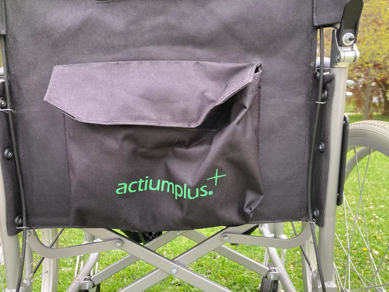 Billede 2 - Letvægts Actiumplus kørestol