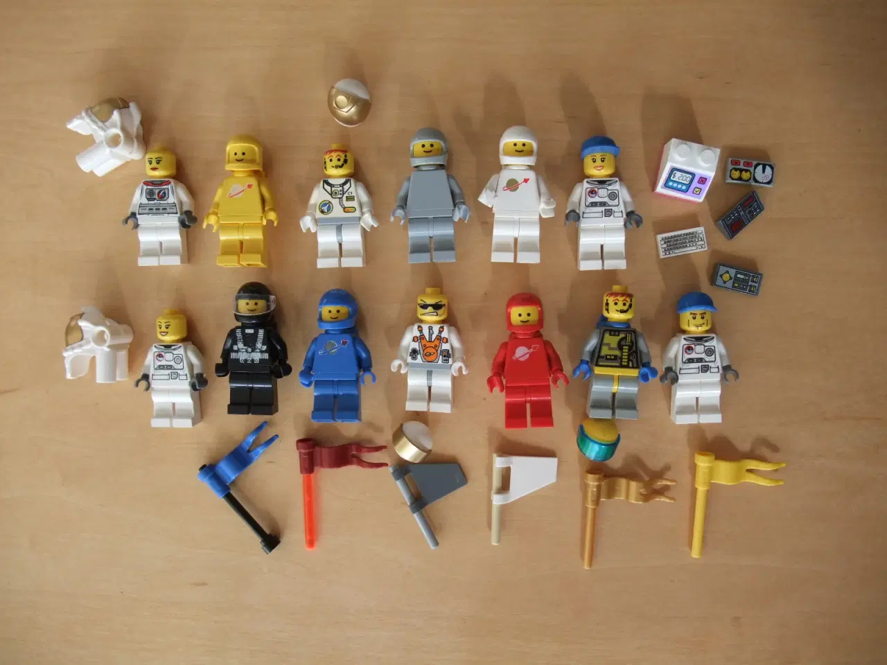 Billede 4 - Lego Space Figurer