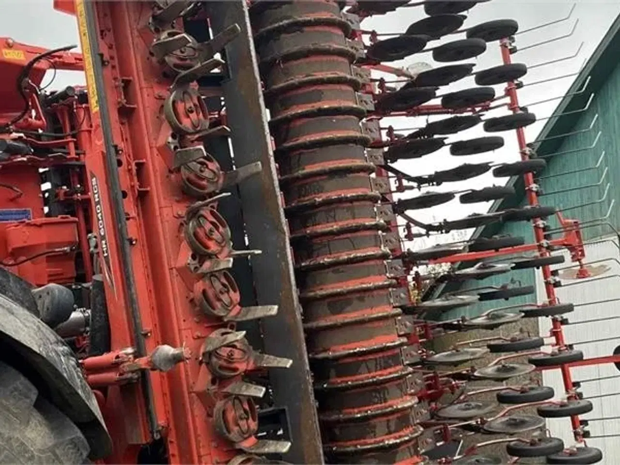 Billede 3 - Kuhn HR6040 med såmaskine  Med dobbelt kammer fronttank