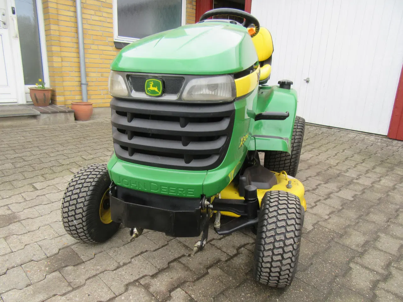 Billede 3 - John Deere  x 304 pæn og iorden