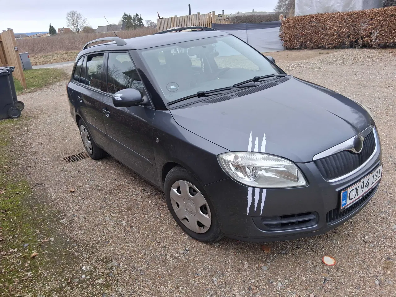 Billede 2 - Byd nu rummelig familiebil med træk