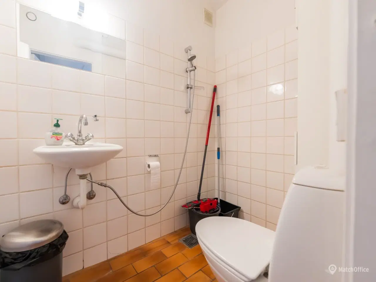 Billede 6 - UDLEJES: Høj stuebutik med store facadevinduer og potentiale – lige ved Vesterbros Torv