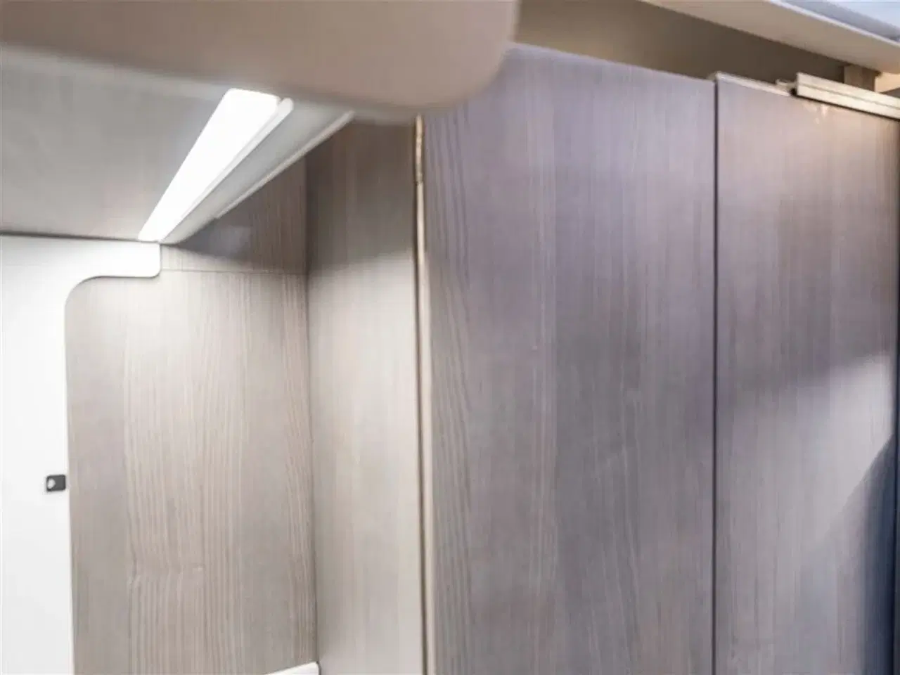 Billede 23 - 2026 - FURGOK   Langsgående senge og cykel garage på 6 meter!