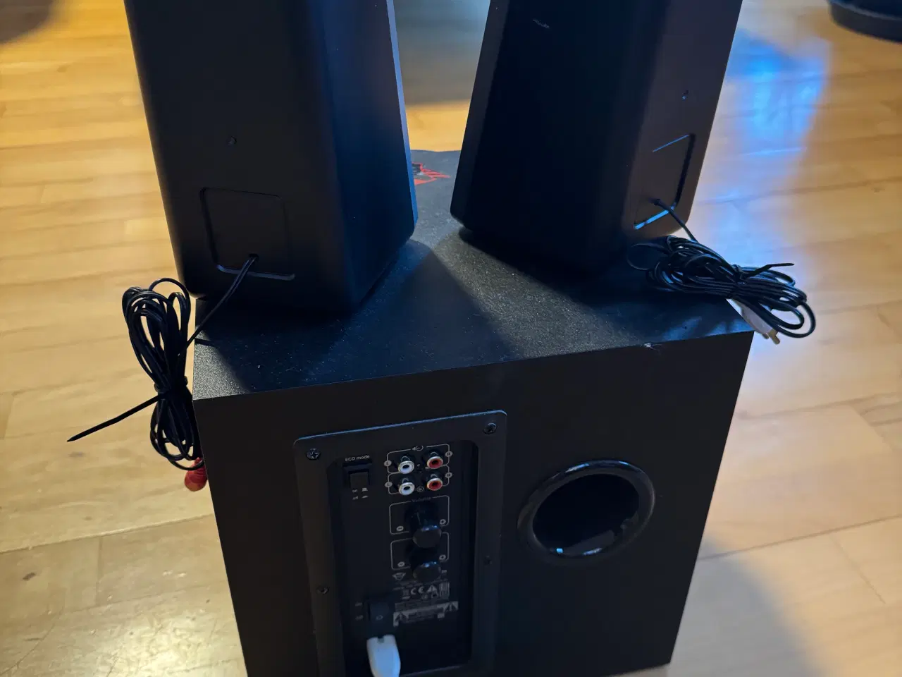Billede 12 - 40” TV, KeYboard, Guitar, Logitech højtaler