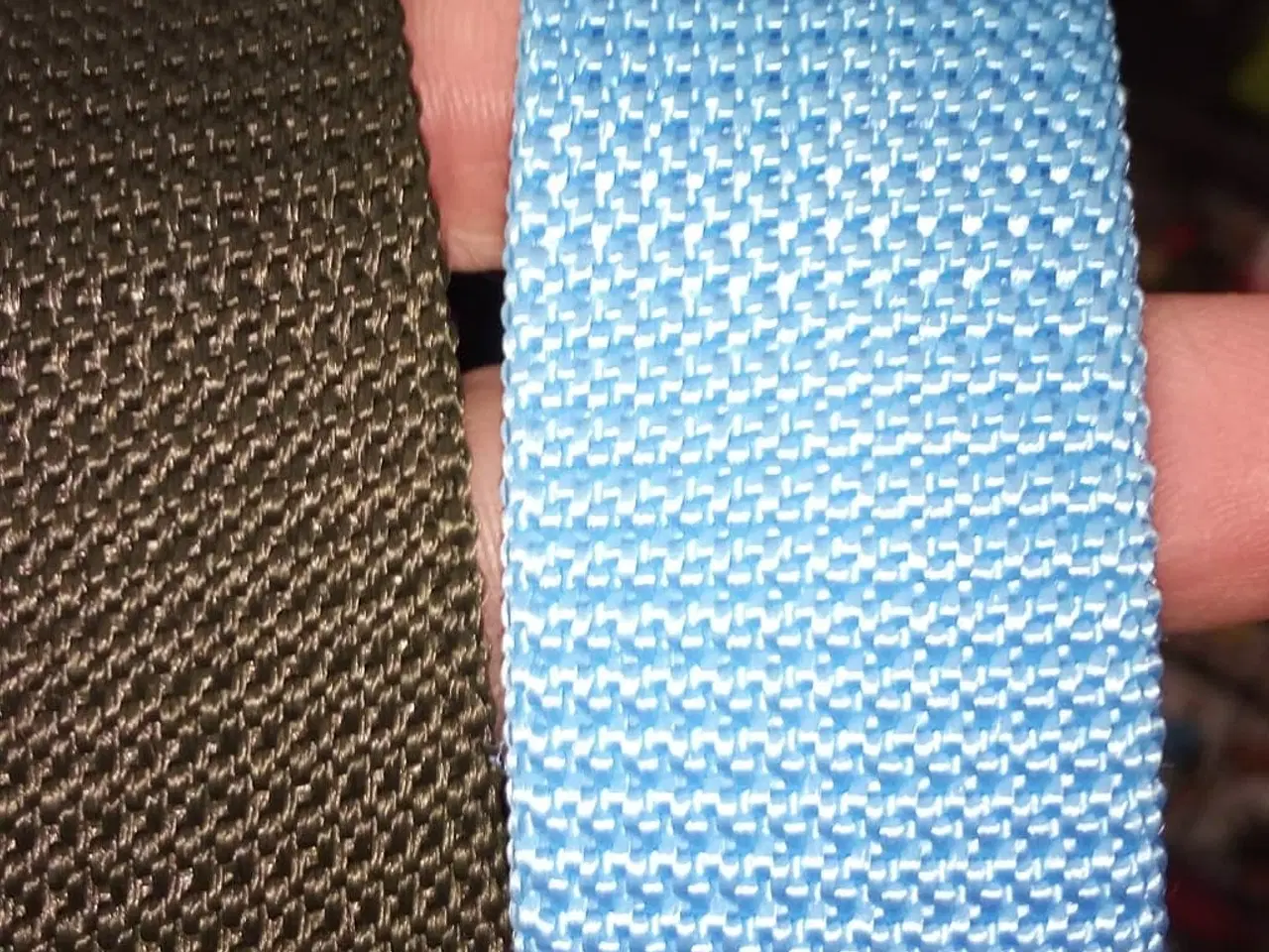 Billede 3 - bælteden er lavet af knyttet snor