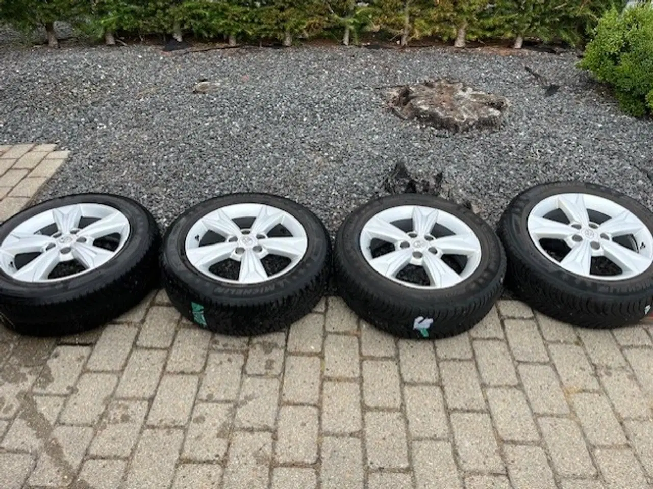 Billede 2 -  Originale Toyota H-CR Alufælge med Michelin Alpin
