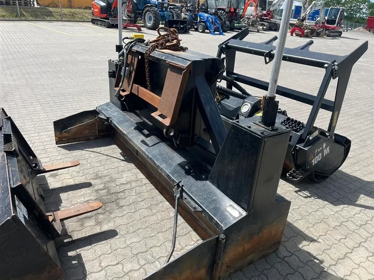 Billede 22 - Caterpillar 259D Med afretter-Powerrake-klippehoved solvl og gafler