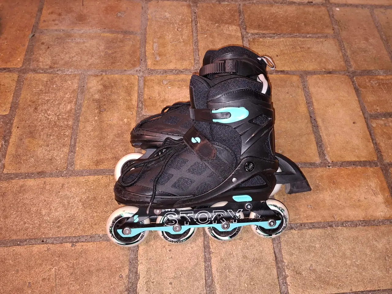 Billede 2 - Story rulleskøjter str 35-38