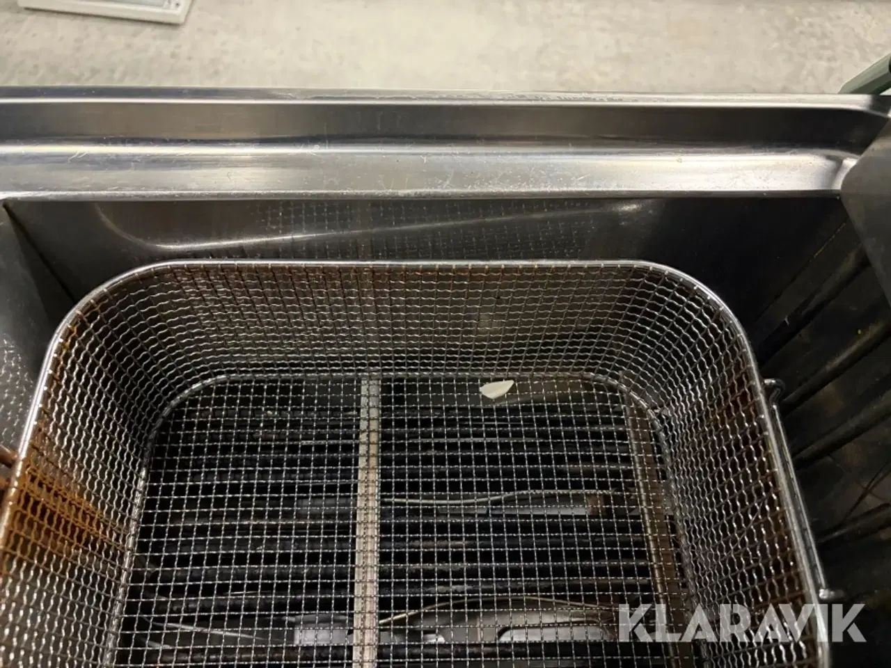 Billede 10 - Grill- og fastfoodstation komplet med friture, stegeplade, rullebrødrister, kontaktgrill og rustfrit arbejdsbord