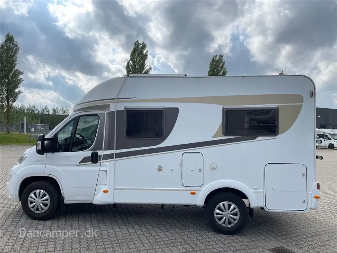 Billede 6 - 2018 - Carado T 135   Pæn og velholdt camper. Fransk seng, solceller.