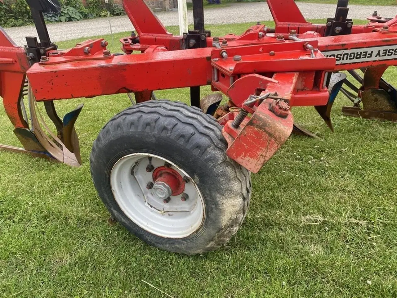 Billede 5 - Massey Ferguson 5 furet vendeplov med hydraulisk stenudløser